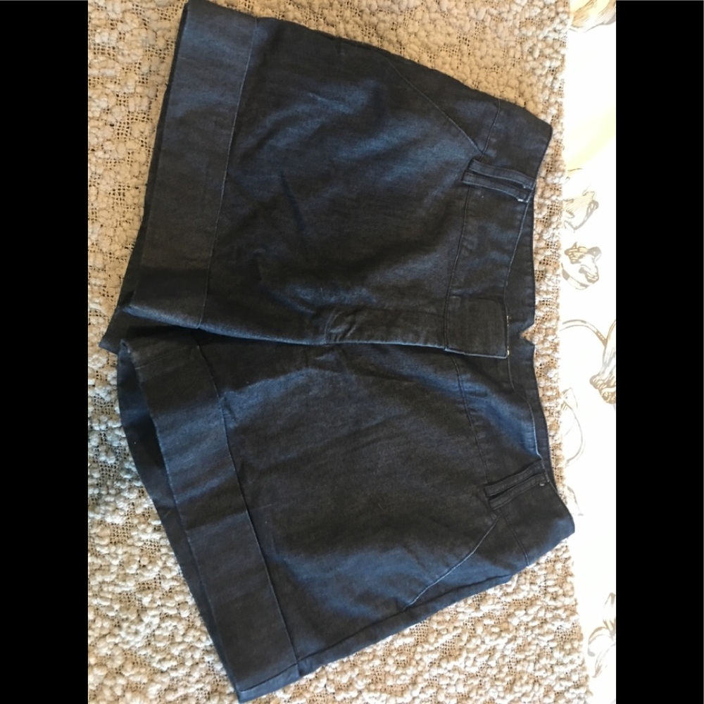 Express women’s shorts - like new size 12